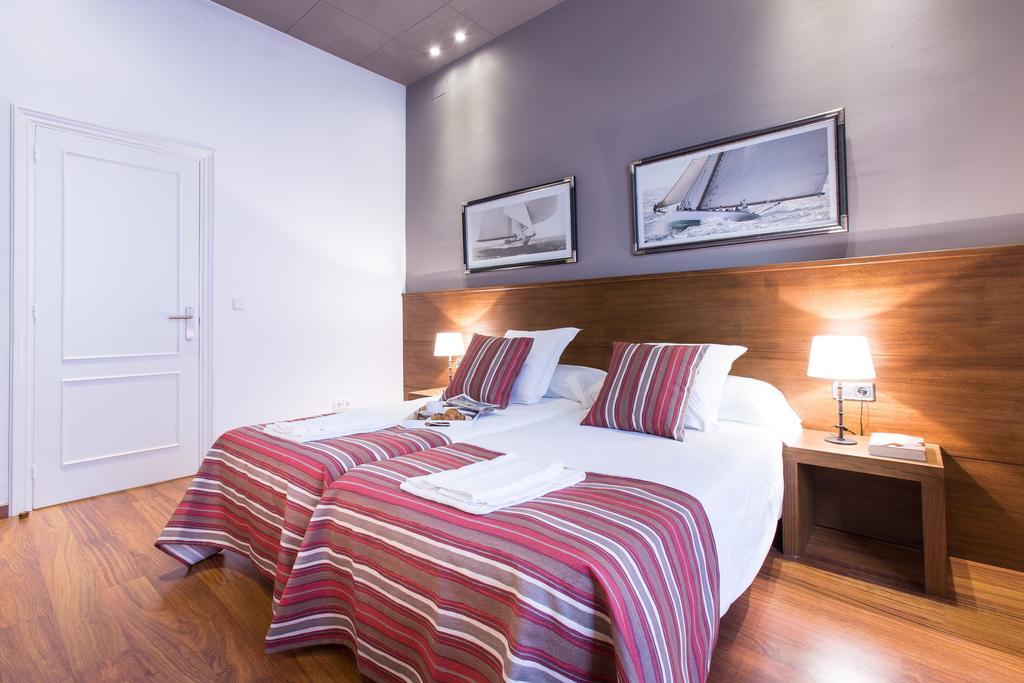 Serennia Apartamentos Ramblas - Placa Catalunya Barcelona Pokoj fotografie