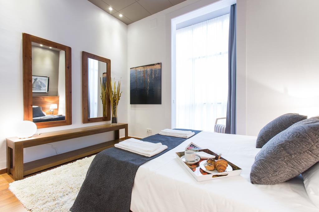 Serennia Apartamentos Ramblas - Placa Catalunya Barcelona Pokoj fotografie
