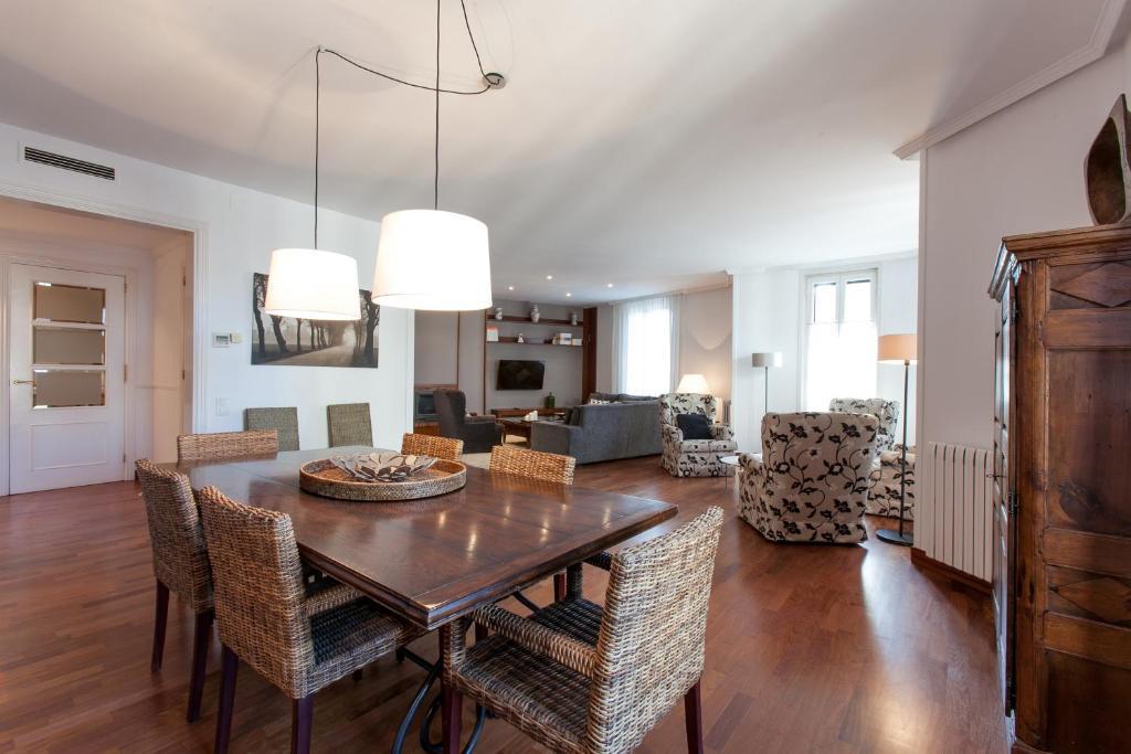 Serennia Apartamentos Ramblas - Placa Catalunya Barcelona Pokoj fotografie