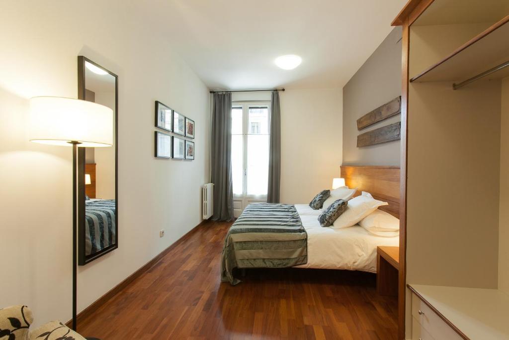 Serennia Apartamentos Ramblas - Placa Catalunya Barcelona Pokoj fotografie