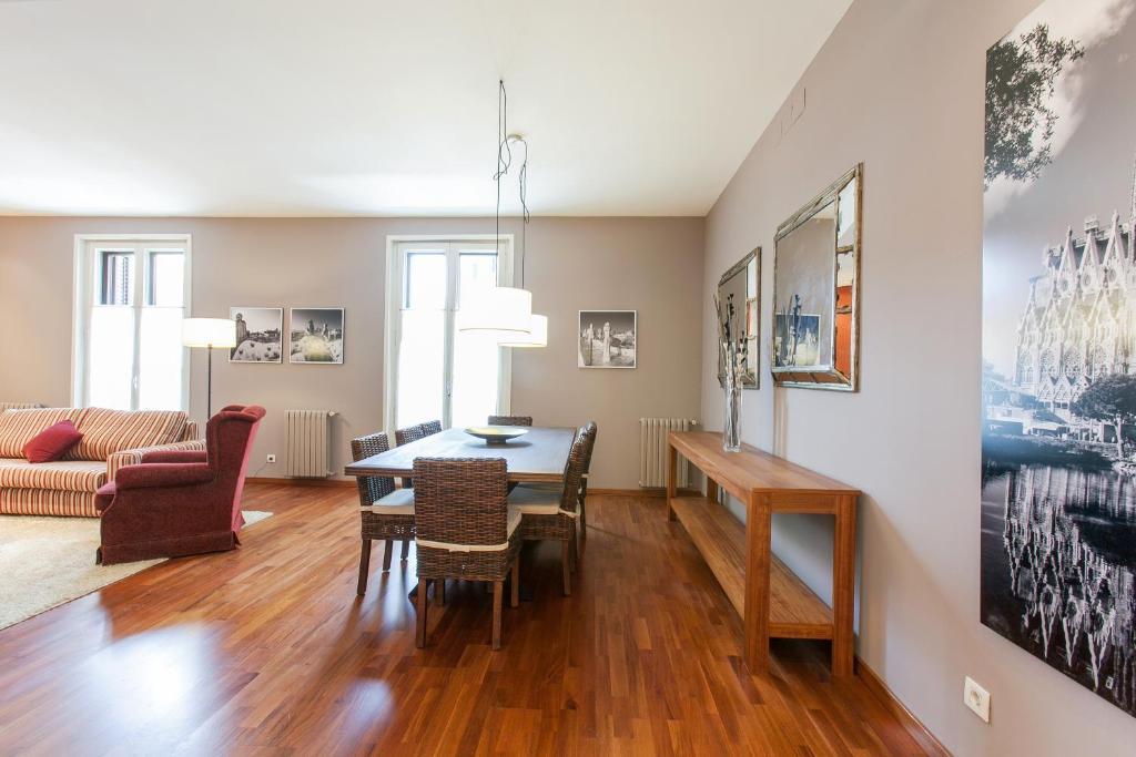 Serennia Apartamentos Ramblas - Placa Catalunya Barcelona Pokoj fotografie