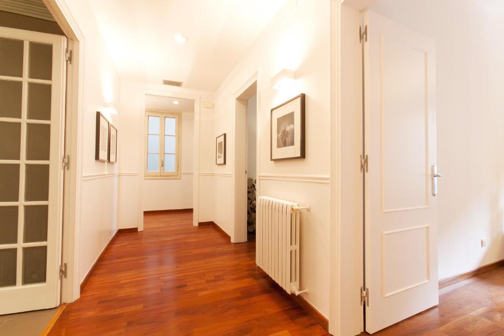 Serennia Apartamentos Ramblas - Placa Catalunya Barcelona Pokoj fotografie