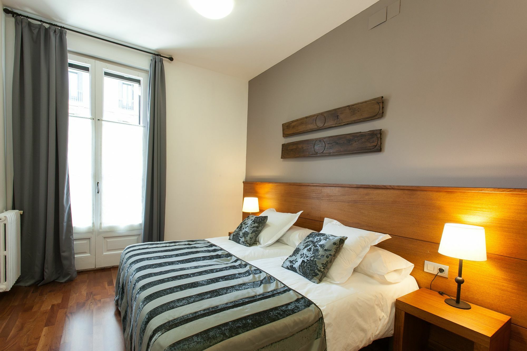 Serennia Apartamentos Ramblas - Placa Catalunya Barcelona Exteriér fotografie