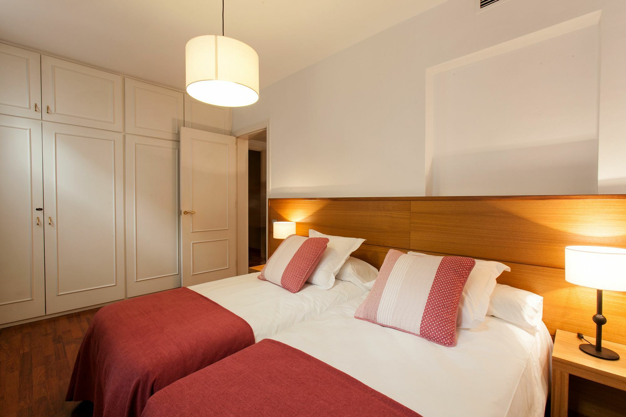 Serennia Apartamentos Ramblas - Placa Catalunya Barcelona Exteriér fotografie