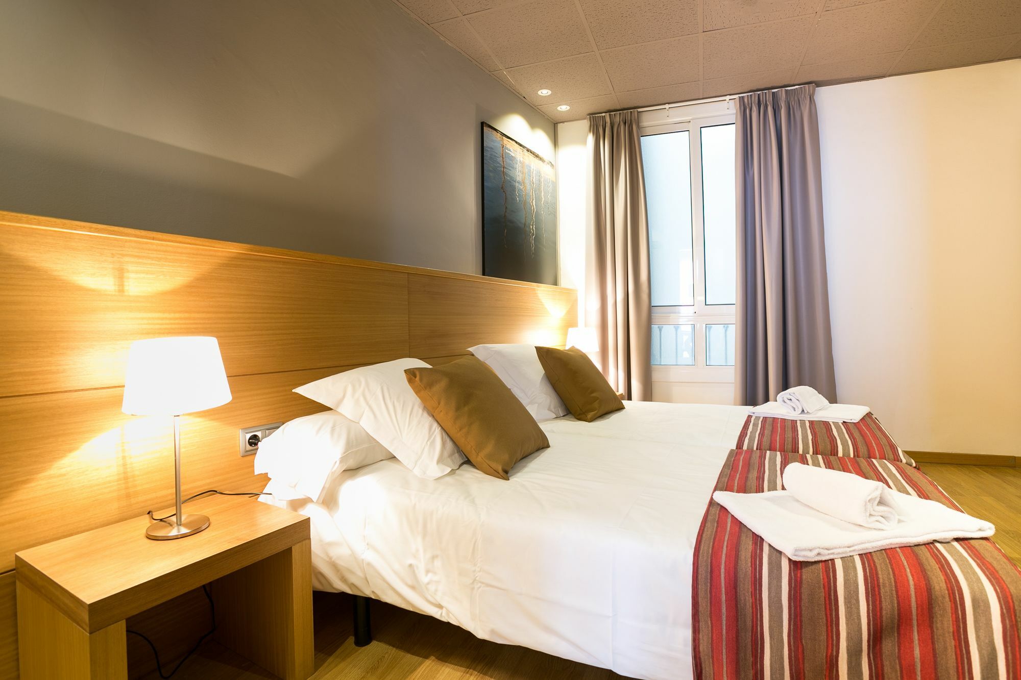 Serennia Apartamentos Ramblas - Placa Catalunya Barcelona Exteriér fotografie